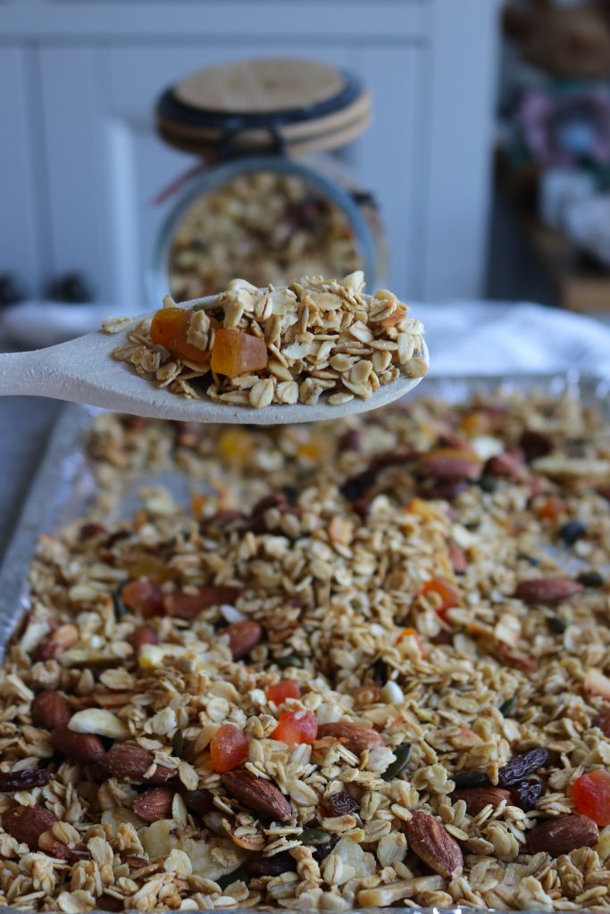 Fruit and nut granola
